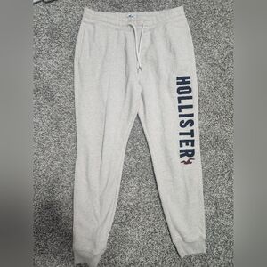 Hollister joggers